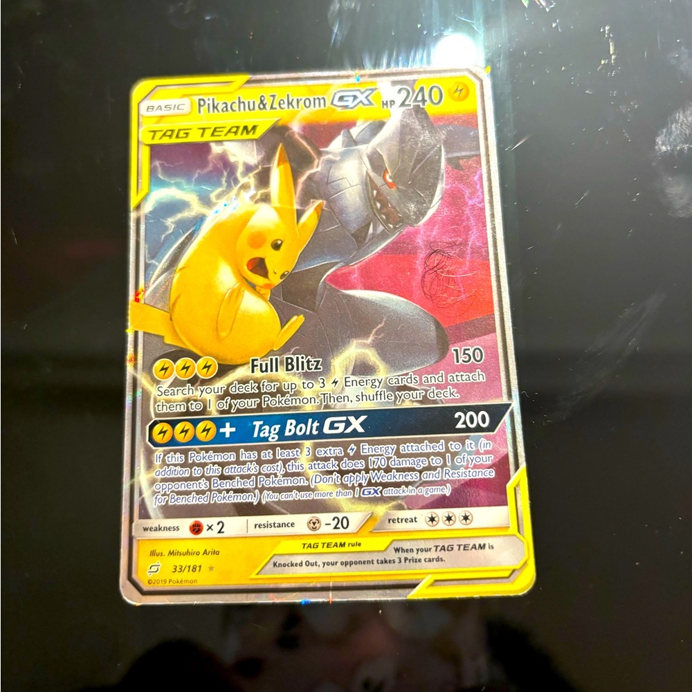 Pikachu Zekrom tag team ultra rare 33/181 Pokémon card